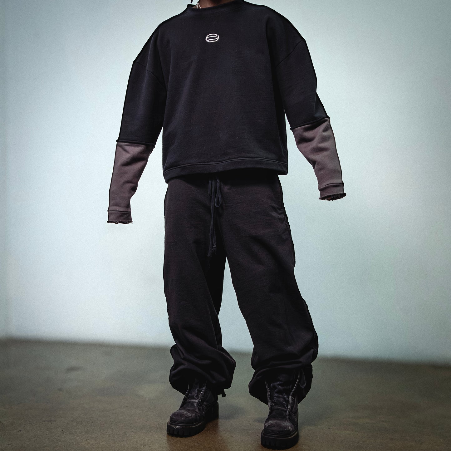 TWO-TONE CREWNECK